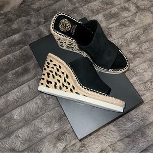 NWT Vince Camuto Textured Espadrilles Wedge Sandals